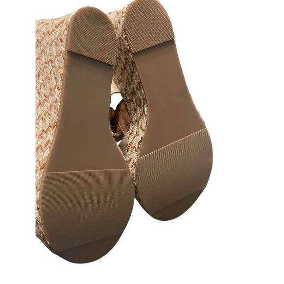 Torrid Zip Front Slip on platform Wedge Tan size 8.5 WW - Picture 4 of 11